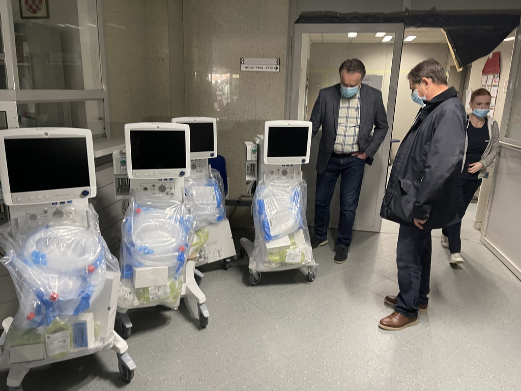 Donacija respiratora sisačkoj bolnici Donacija respiratora sisačkoj bolnici