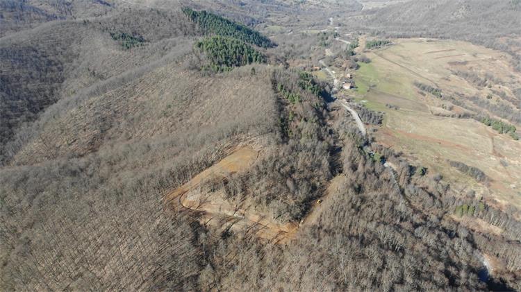 Hrvatske šume nastavljaju pomagati potresom pogođena područja Hrvatske šume nastavljaju pomagati potresom pogođena područja