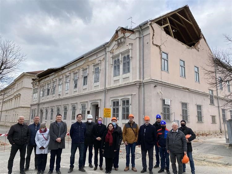 Mađarska za obnovu škole u Petrinji Mađarska za obnovu škole u Petrinji