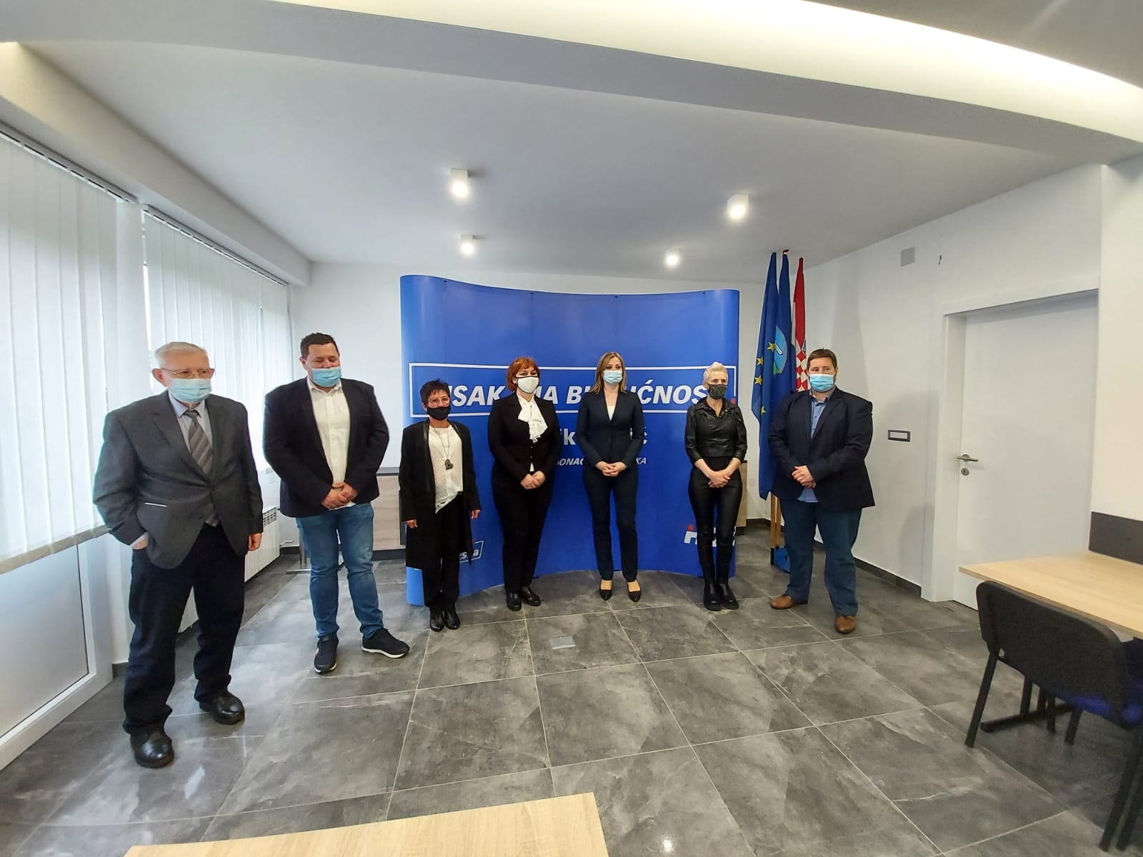 Koalicija HDZ, HNS, HSLS, HSS, HKS, SDAH, HSP i HSU podupire kandidatkinju dr. Željku Josić za gradonačelnicu Siska Koalicija HDZ, HNS, HSLS, HSS, HKS, SDAH, HSP i HSU podupire kandidatkinju dr. Željku Josić za gradonačelnicu Siska