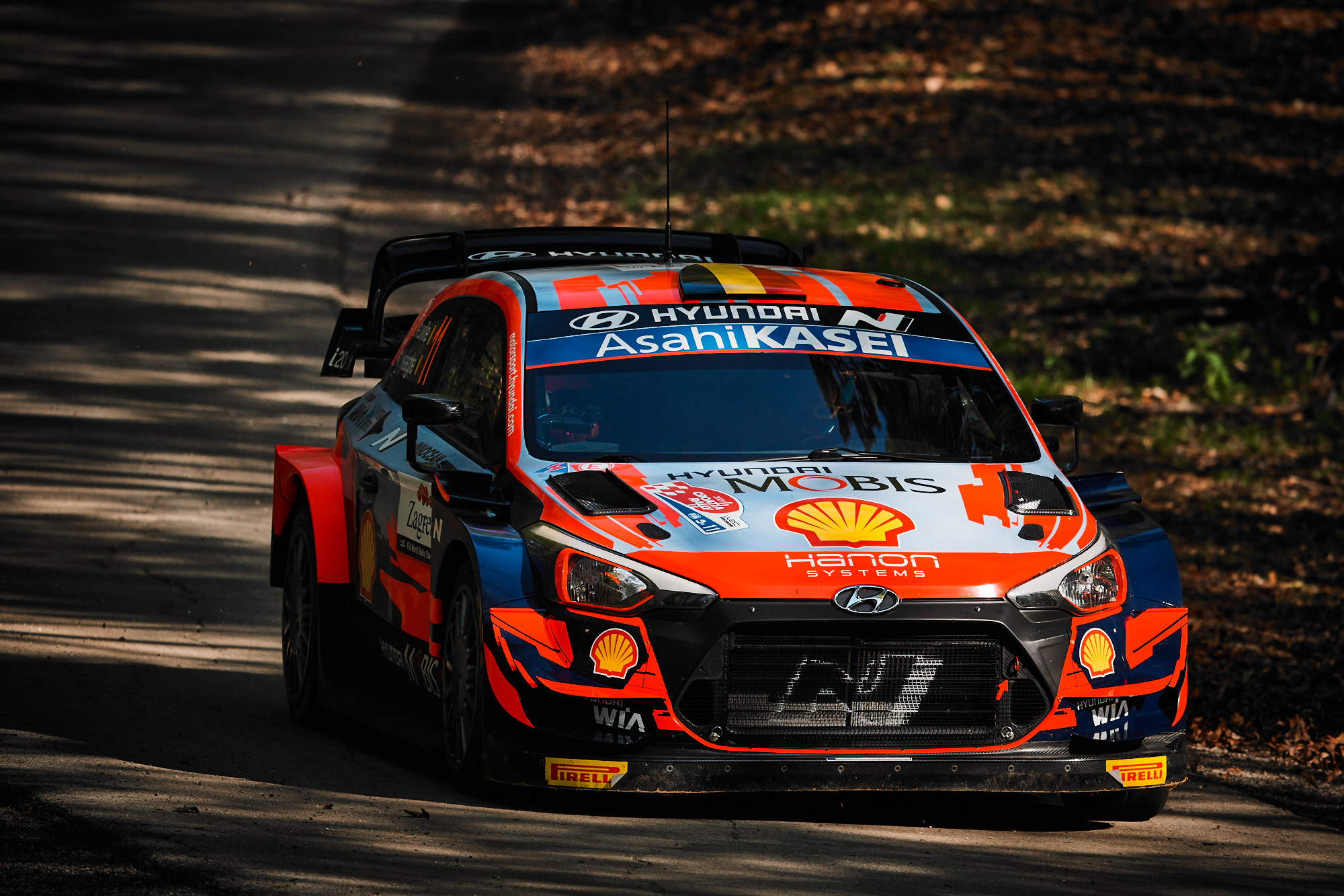 Thierry Neuville donira 4 tisuće eura za obnovu bolnice u Sisku Thierry Neuville donira 4 tisuće eura za obnovu bolnice u Sisku