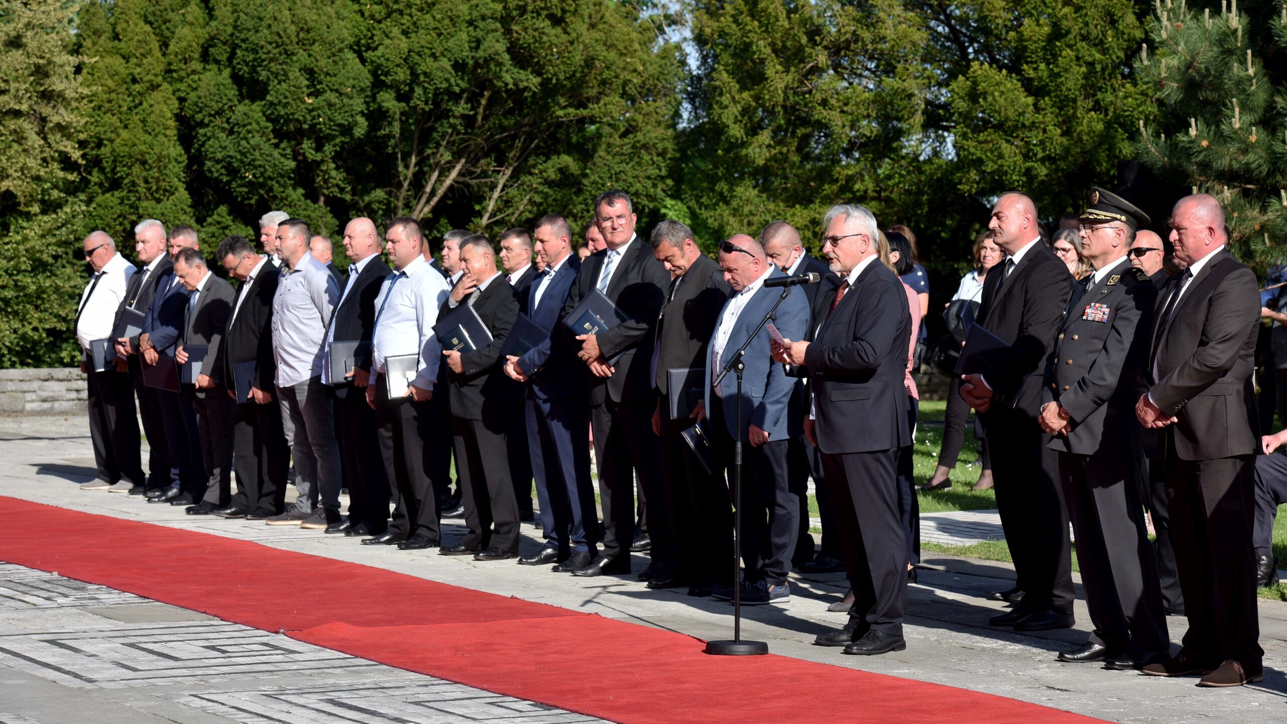 Predsjednik Milanović odlikovao pripadnike „Gromova“ Predsjednik Milanović odlikovao pripadnike „Gromova“