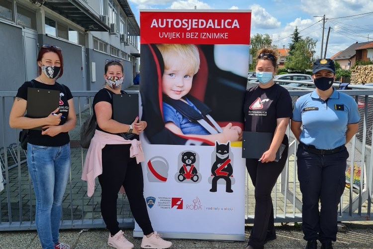 U Sisku i Kutini provedena preventivno-edukativna akcija nadzora prijevoza djece u vozilu U Sisku i Kutini provedena preventivno-edukativna akcija nadzora prijevoza djece u vozilu