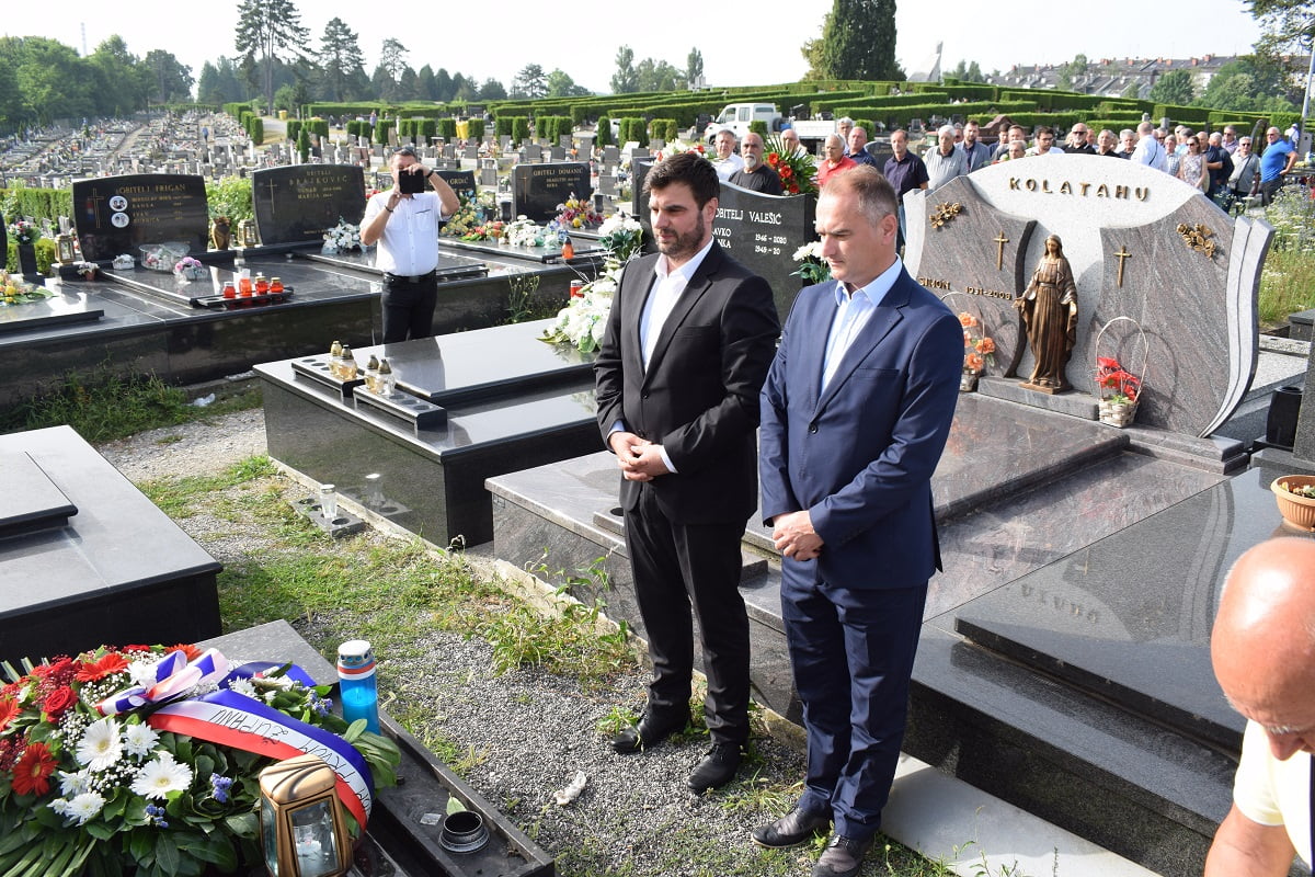 Deseta obljetnica smrti prvog sisačko-moslavačkog župana Đure Brodarca Deseta obljetnica smrti prvog sisačko-moslavačkog župana Đure Brodarca