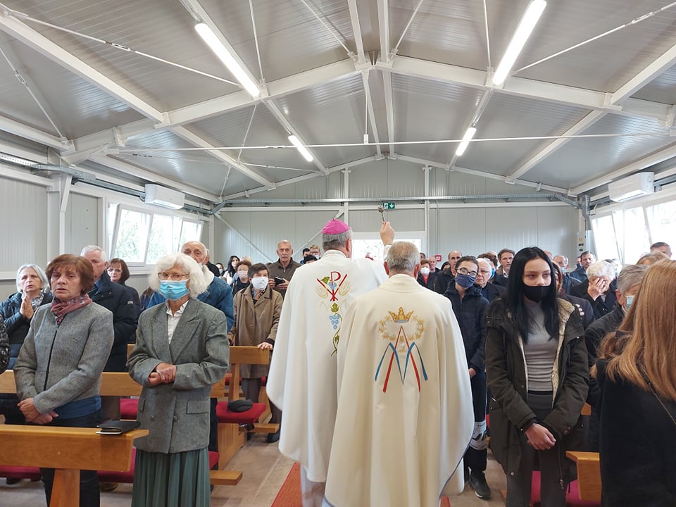 Blagoslovljen bogoslužni prostor župe Komarevo Blagoslovljen bogoslužni prostor župe Komarevo