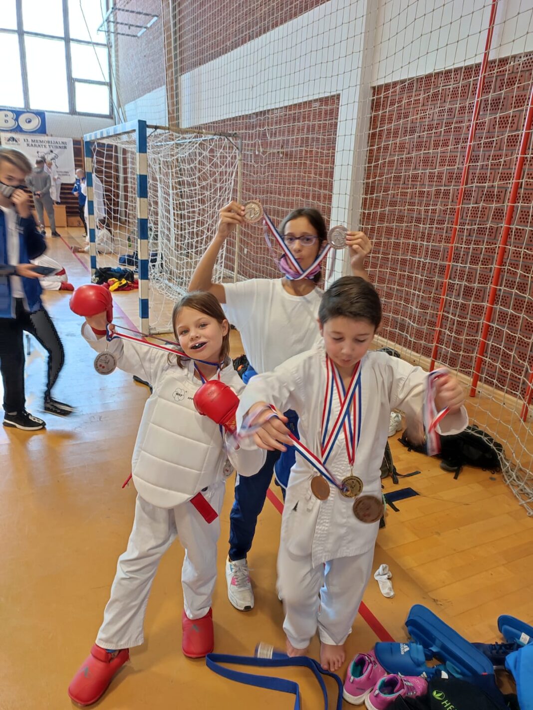 Karatisti Kondure osvojili 11 medalja Karatisti Kondure osvojili 11 medalja