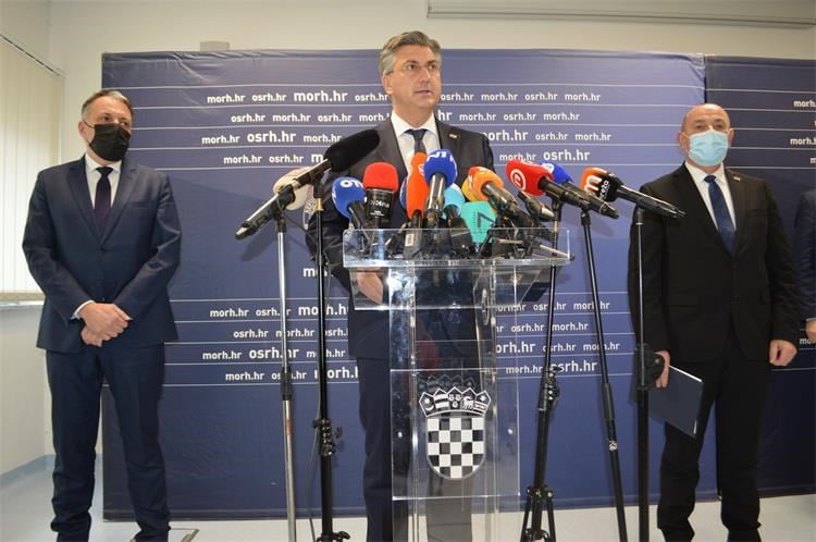 Plenković u Petrinji: Ono što se nije napravilo do sada, napravit će se u budućnosti Plenković u Petrinji: Ono što se nije napravilo do sada, napravit će se u budućnosti