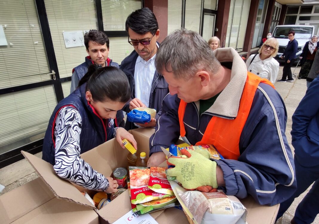 TIKA donirala Merhametu 250 humanitarnih paketa TIKA donirala Merhametu 250 humanitarnih paketa