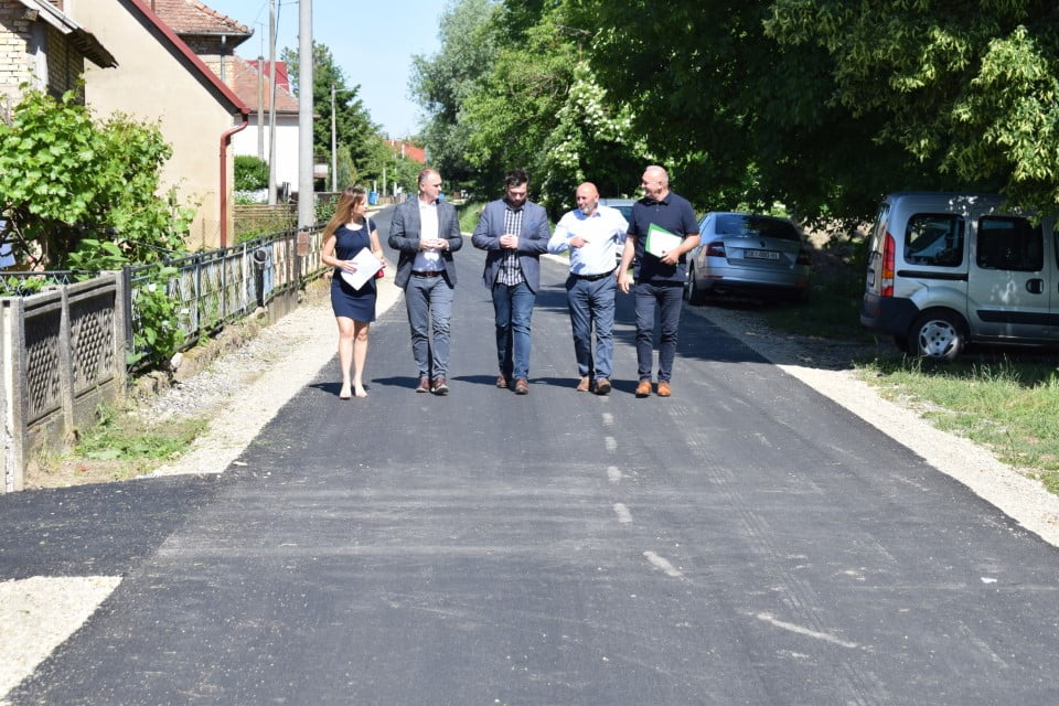 Novih 2 milijuna kuna investicija u ceste na području Općine Martinska Ves Novih 2 milijuna kuna investicija u ceste na području Općine Martinska Ves