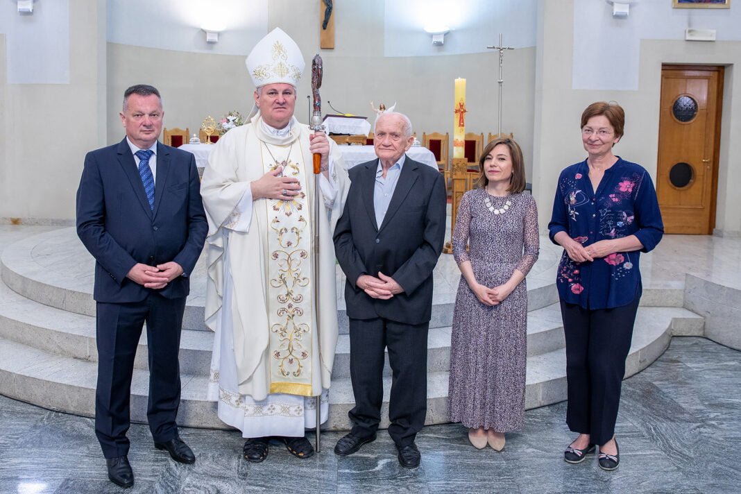 Uručena odlikovanja sv. Kvirina Uručena odlikovanja sv. Kvirina