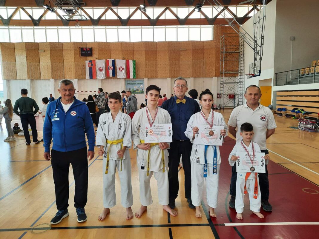 Srebro i dve bronce za karatiste Croatie u Samoboru Srebro i dve bronce za karatiste Croatie u Samoboru