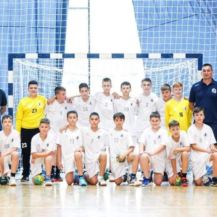 Rukometaši Siska u kategoriji do 11 godina osvojili brončanu medalju na prvenstvu Hrvatske Rukometaši Siska u kategoriji do 11 godina osvojili brončanu medalju na prvenstvu Hrvatske
