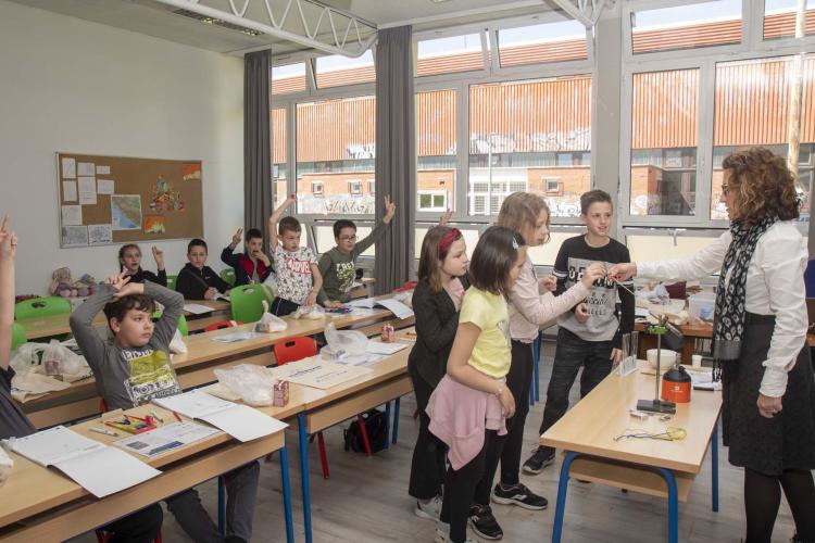 Školski kalendar s praznicima za 2022./2023. školsku godinu Školski kalendar s praznicima za 2022./2023. školsku godinu