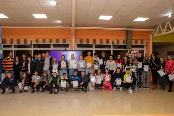 Lara Dronjak i Dominik Maričević najistaknutiji u školskom sportu grada Siska Lara Dronjak i Dominik Maričević najistaknutiji u školskom sportu grada Siska