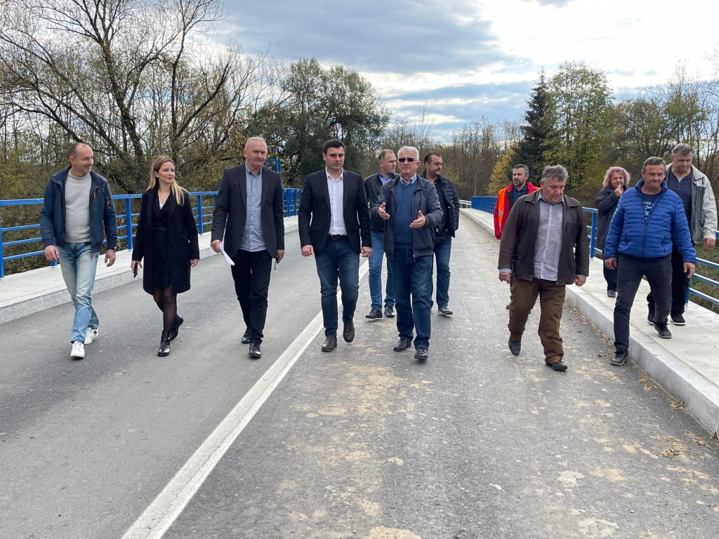 Ulaganja županije u prometnu infrastrukturu na području Gline Ulaganja županije u prometnu infrastrukturu na području Gline