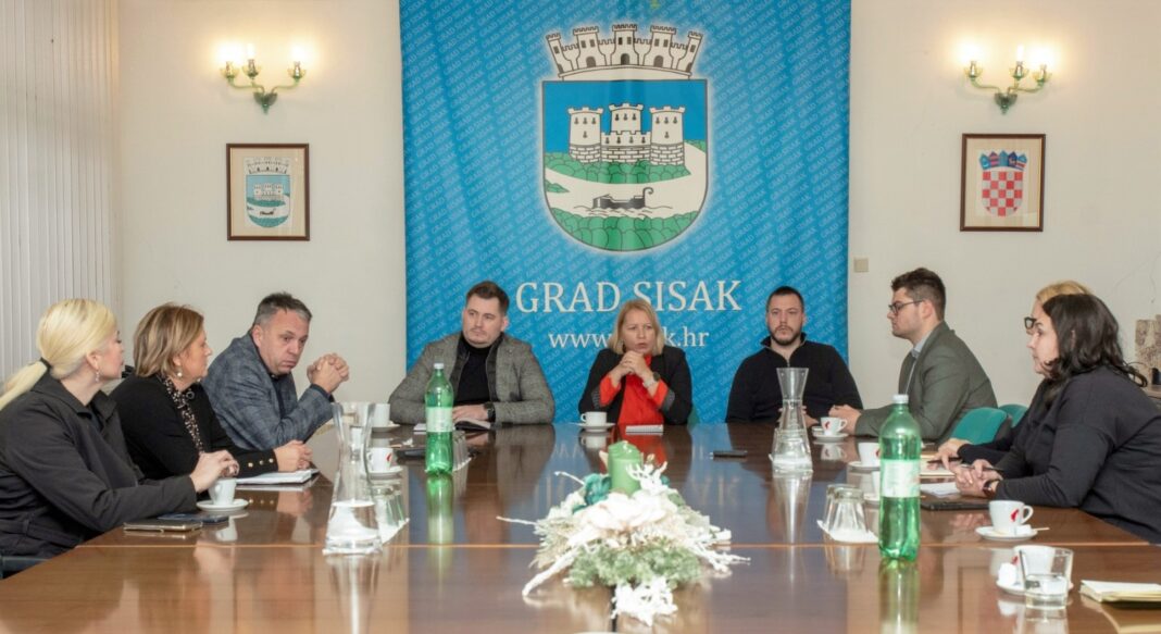 U Gradskoj vijećnici održan sastanak o obnovi višestambenih zgrada u Sisku U Gradskoj vijećnici održan sastanak o obnovi višestambenih zgrada u Sisku