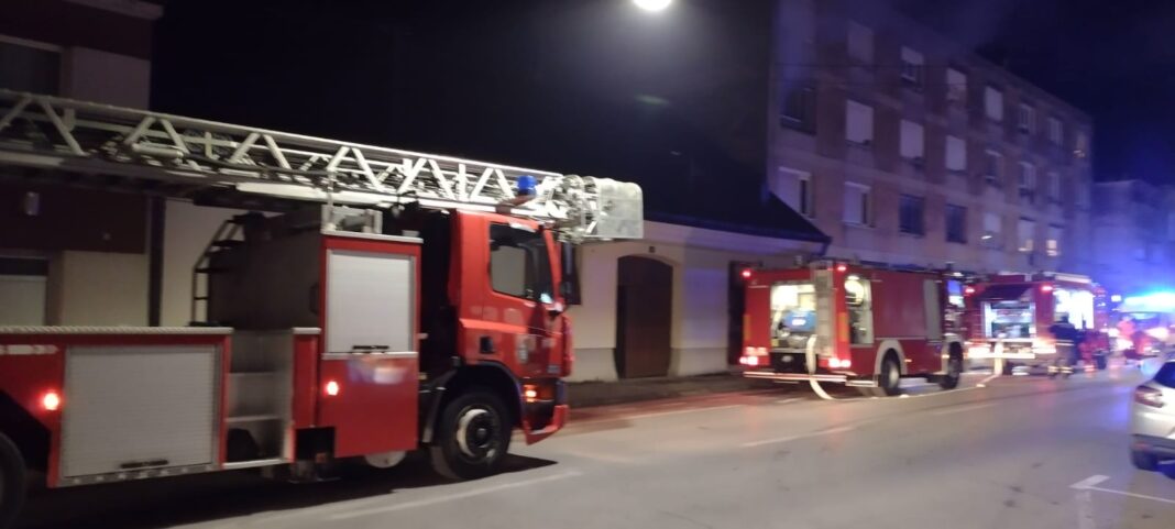 Sisak: U požaru smrtno stradala žena Sisak: U požaru smrtno stradala žena