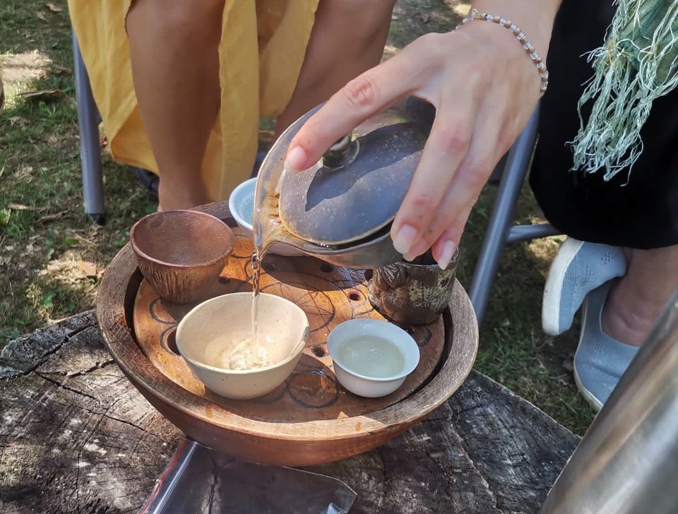 Sisak / Bez Granica: Putujuća izložba i radionica gong fu čaja, pripovijedanja priča i kuhanja Sisak / Bez Granica: Putujuća izložba i radionica gong fu čaja, pripovijedanja priča i kuhanja