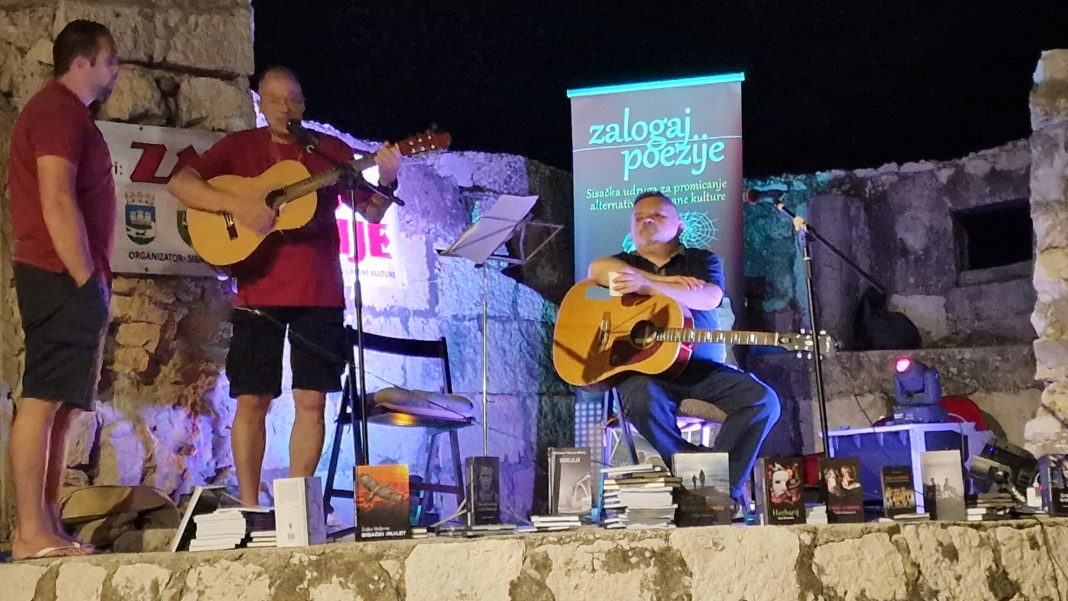 Zalogaj poezije premijerno održan u Trstenom Zalogaj poezije premijerno održan u Trstenom