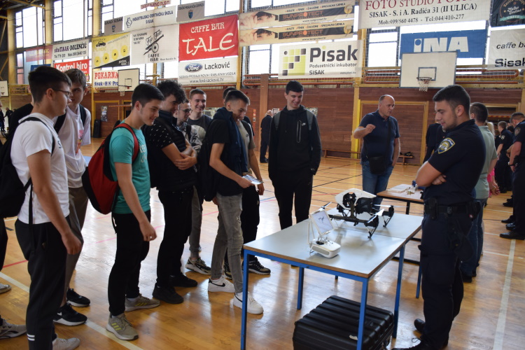 GALERIJA: U Sisku održana manifestacija Dan otvorenih vrata policije GALERIJA: U Sisku održana manifestacija Dan otvorenih vrata policije