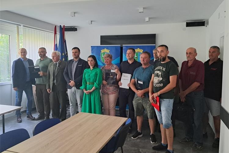 U Sisku dodijeljeni novi ugovori o potpori za trajne nasade, skladišta za žitarice i sprječavanje šteta od divljači U Sisku dodijeljeni novi ugovori o potpori za trajne nasade, skladišta za žitarice i sprječavanje šteta od divljači