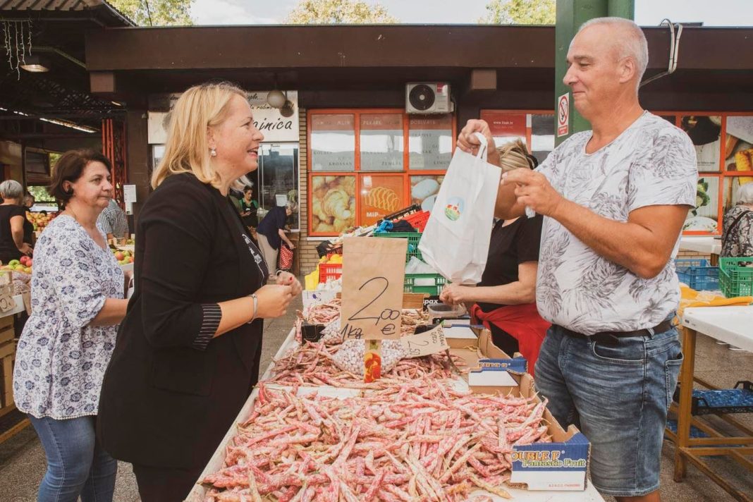 Sisačka tržnica ima najviše certificiranih OPG-ovaca Sisačka tržnica ima najviše certificiranih OPG-ovaca