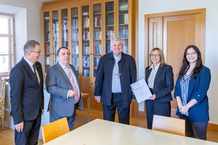 Donacija Reda sv. Jurja kuće Habsburg – Lothringen za Caritasov centar za mlade u Petrinji
