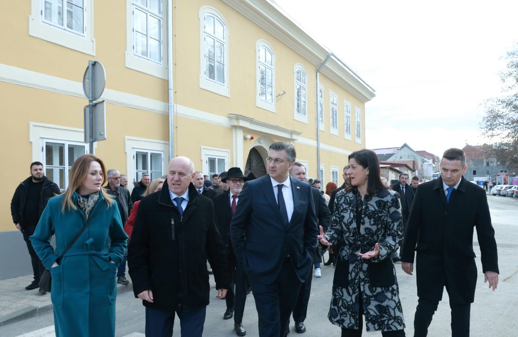 Plenković: Obnova nije moguća preko noći, L’Acquila se obnavljala 14 godina Plenković: Obnova nije moguća preko noći, L’Acquila se obnavljala 14 godina