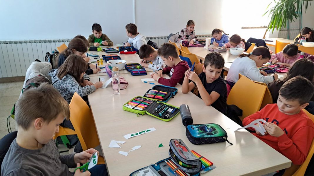 Caritas Sisačke biskupije obradovao 320 obitelji Caritas Sisačke biskupije obradovao 320 obitelji