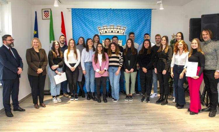 Grad Sisak stipendira 88 studenata Grad Sisak stipendira 88 studenata