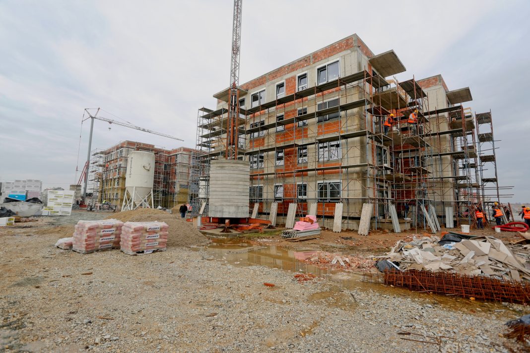 Gradnja dvije POS-ove zgrade u Sisku dobro napreduje Gradnja dvije POS-ove zgrade u Sisku dobro napreduje