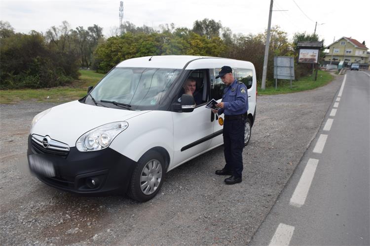 Proteklog vikenda na području Sisačko-moslavačke županije zabilježena su 402 prometna prekršaja Proteklog vikenda na području Sisačko-moslavačke županije zabilježena su 402 prometna prekršaja