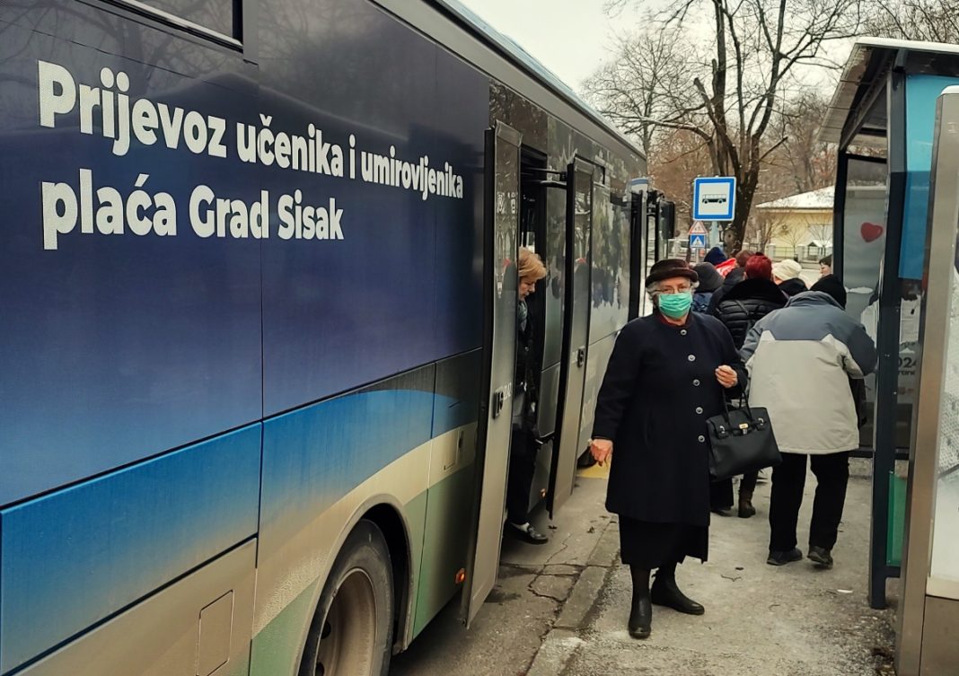 Rast broja putnika nakon uvođenja besplatnog gradskog prijevoza učenika i umirovljenika Rast broja putnika nakon uvođenja besplatnog gradskog prijevoza učenika i umirovljenika