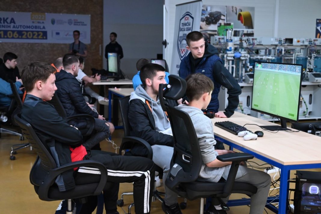 GALERIJA: Velik odaziv na turnir EA Sports FC 24 u Sisku GALERIJA: Velik odaziv na turnir EA Sports FC 24 u Sisku