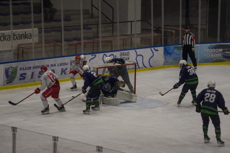 GALERIJA: HOKEJ – Sisak : Crvena zvezda 2:3
