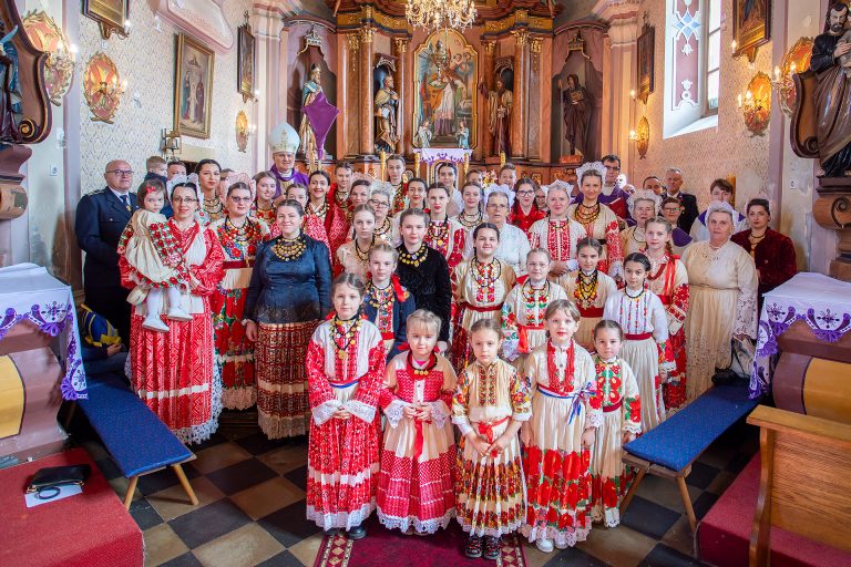 Blagoslovljena obnovljena crkva sv. Martina u Martinskoj Vesi