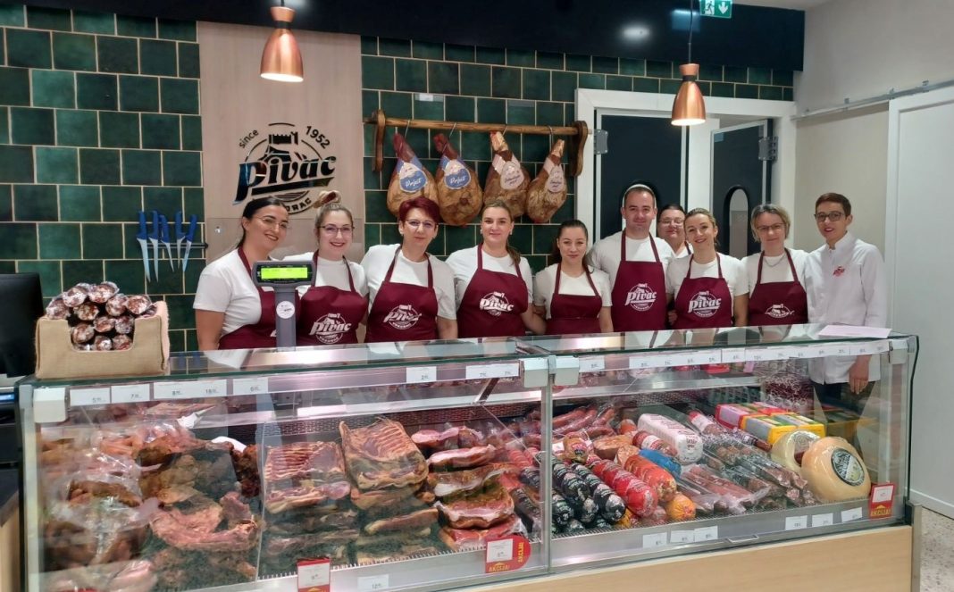 Pivac market-mesnica u Petrinji preselila u novi, veći prostor Pivac market-mesnica u Petrinji preselila u novi, veći prostor