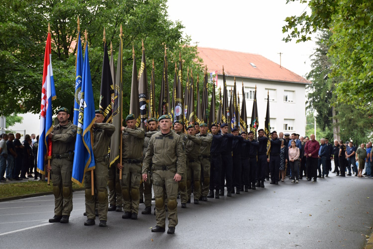 Obilježena 33. obljetnica početka oružanog otpora srpskom agresoru na glinskom području Obilježena 33. obljetnica početka oružanog otpora srpskom agresoru na glinskom području