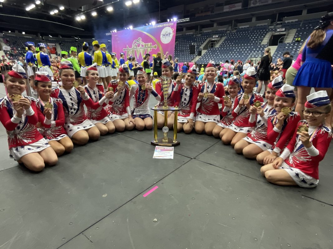 Petrinjske mažoretkinje na tronu Europe!