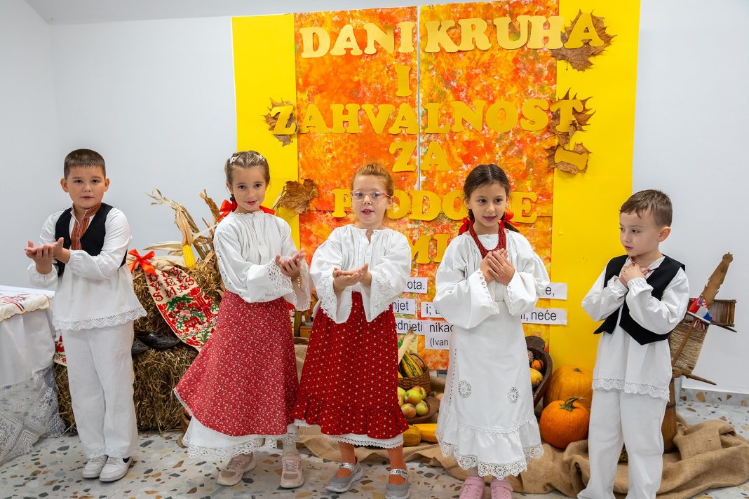 GALERIJA: Proslava Dana kruha u Katoličkoj osnovnoj školi Sisak GALERIJA: Proslava Dana kruha u Katoličkoj osnovnoj školi Sisak