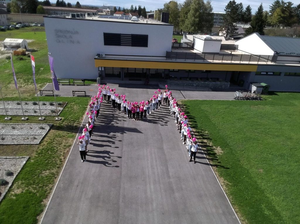 Mame su naše superjunakinje i zato trebaju brinuti o zdravlju, poručuju učenici diljem Sisačko-moslavačke županije Mame su naše superjunakinje i zato trebaju brinuti o zdravlju, poručuju učenici diljem Sisačko-moslavačke županije