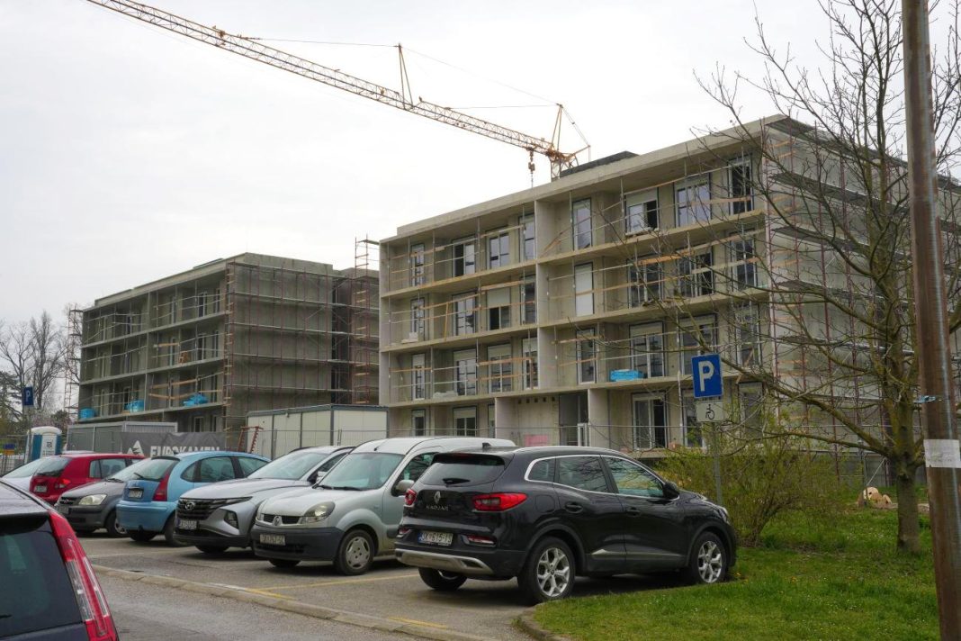 U Gradu Sisku se pitaju tko će koristiti stanove u novoizgrađenim zgradama U Gradu Sisku se pitaju tko će koristiti stanove u novoizgrađenim zgradama