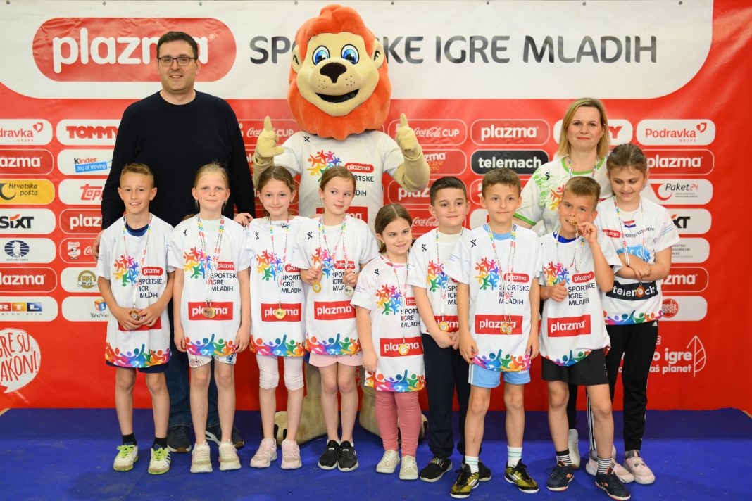 GALERIJA: Sportski duh i dječji osmijesi ispunili Glinu na Telemach Danu sporta GALERIJA: Sportski duh i dječji osmijesi ispunili Glinu na Telemach Danu sporta