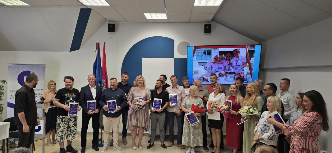 Uručena priznanja Obrtničke komore Sisačko-moslavačke županije Uručena priznanja Obrtničke komore Sisačko-moslavačke županije