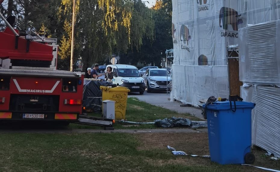 U Sisku poginuo radnik – pao s visine od 14 metara U Sisku poginuo radnik – pao s visine od 14 metara