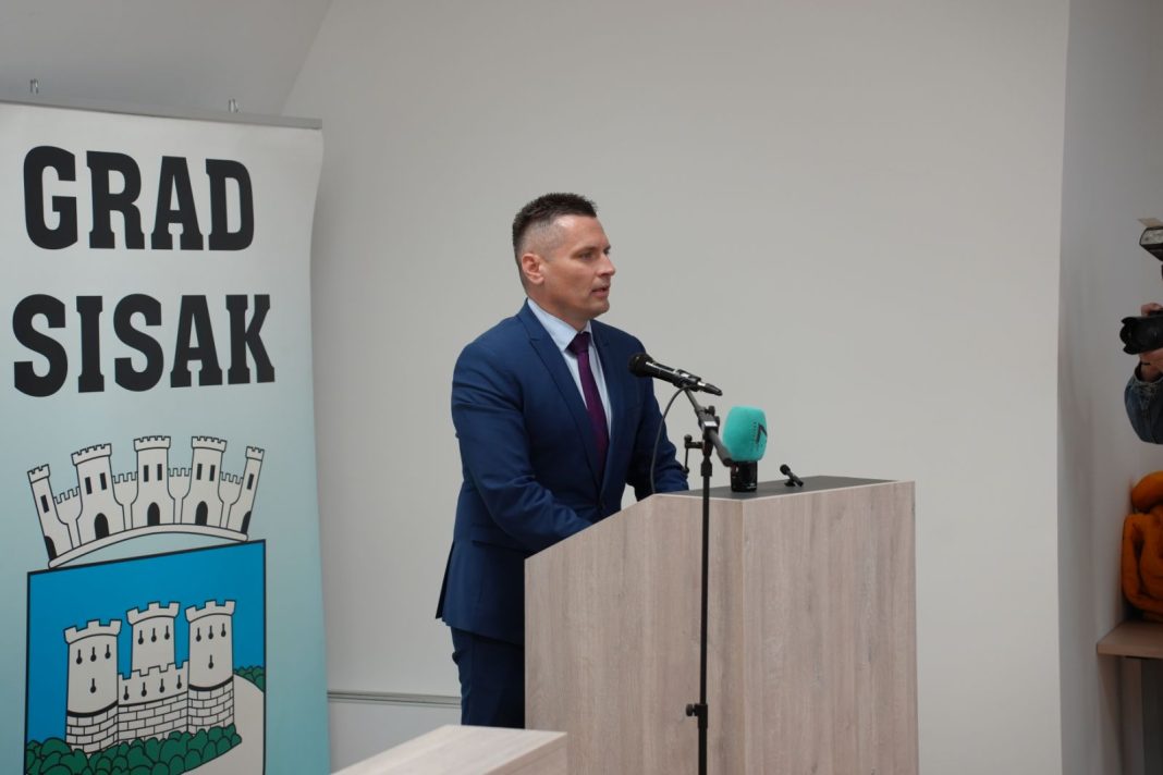 Gradonačelnik Orlić o nepovoljnom nalazu revizije za poslovanje Grada u 2023. Gradonačelnik Orlić o nepovoljnom nalazu revizije za poslovanje Grada u 2023.