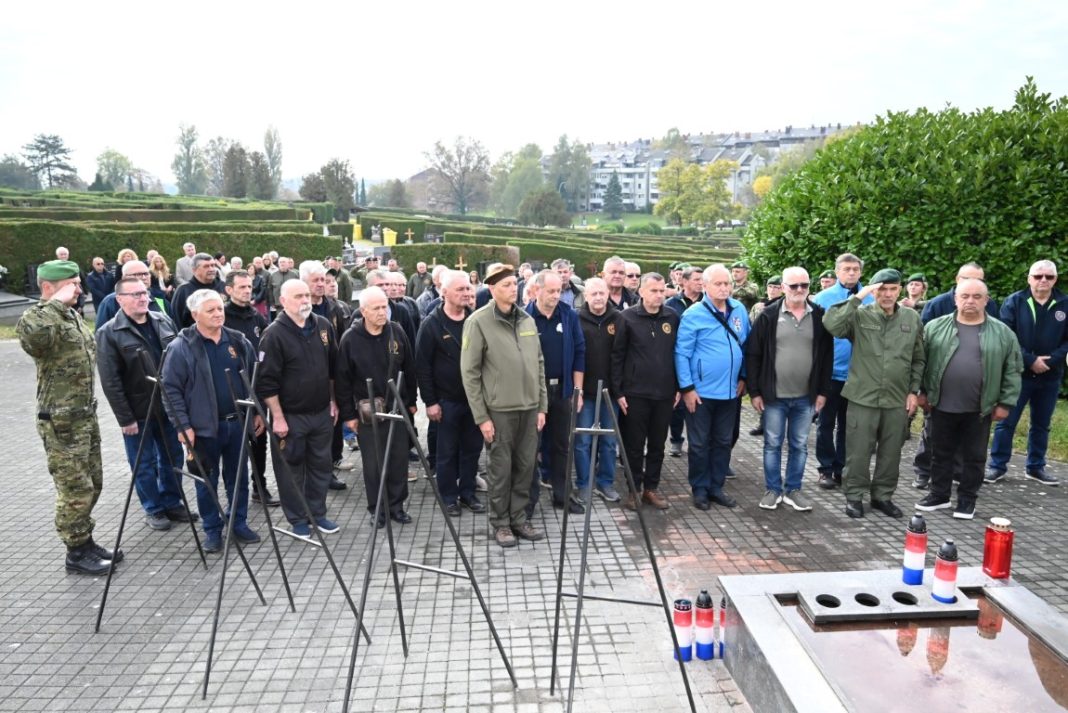 GALERIJA: Obilježen Dan hrvatskih branitelja Sisačko-moslavačke županije GALERIJA: Obilježen Dan hrvatskih branitelja Sisačko-moslavačke županije