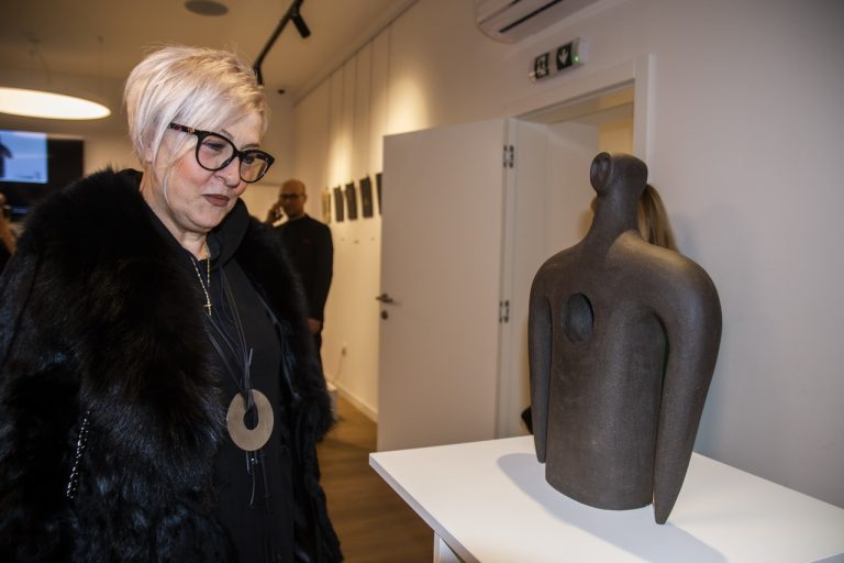 GALERIJA: Izložba “Teror forme” akademske kiparice Irene Škrinjar