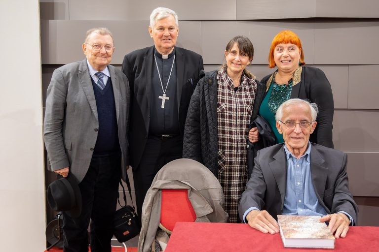 U Sisku predstavljena zbirka pjesama generala i pjesnika Ivana Tolja “Slova moja”