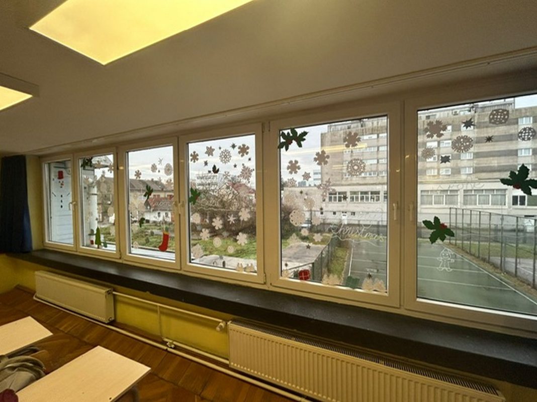 GALERIJA: Blagdansko uređenje Osnovne škole 22. lipnja Sisak GALERIJA: Blagdansko uređenje Osnovne škole 22. lipnja Sisak